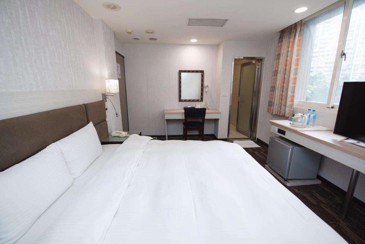 Junli Hotel Banciao Екстер'єр фото